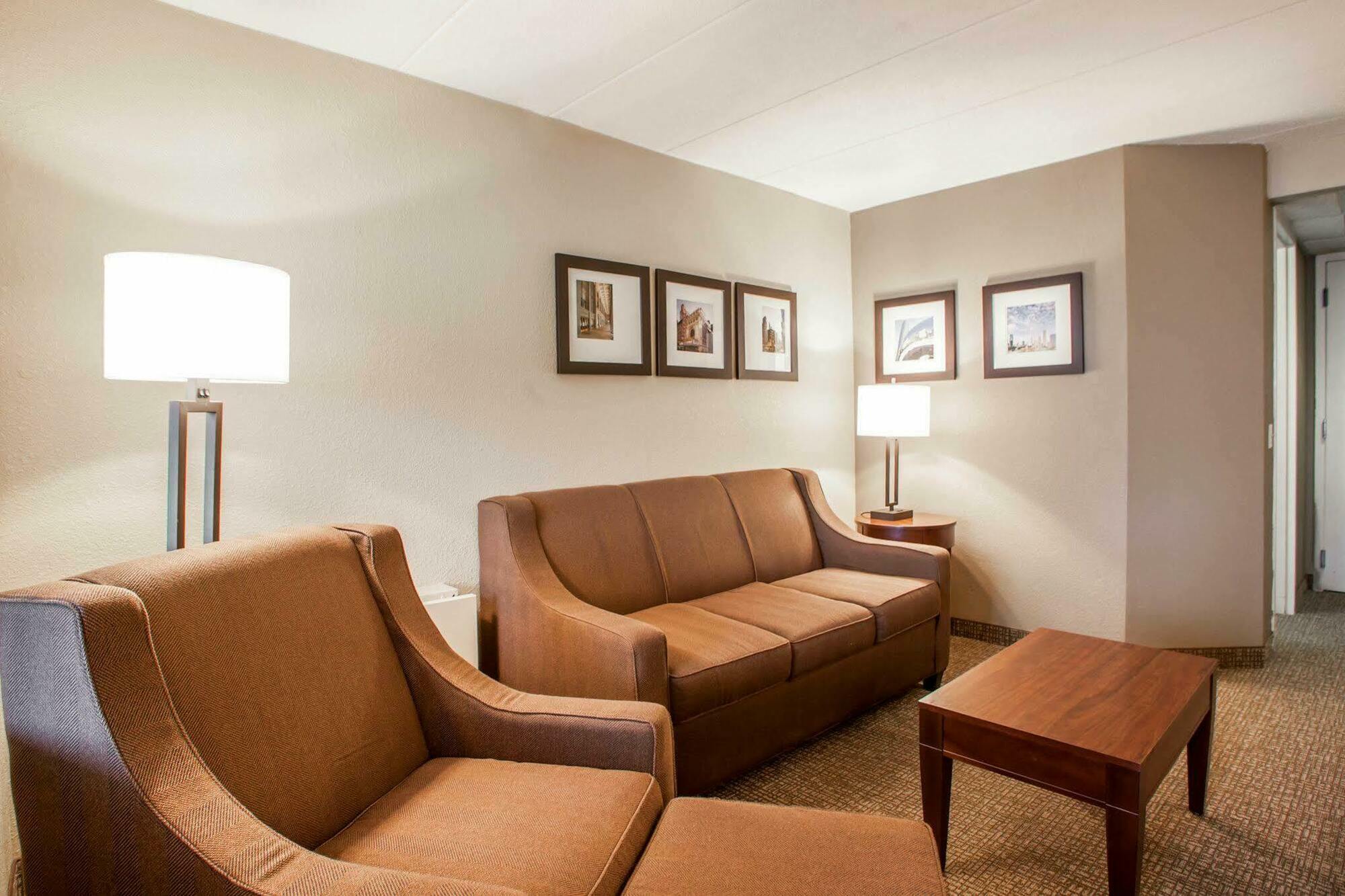 Quality Inn & Suites Orland Park - Chicago Εξωτερικό φωτογραφία